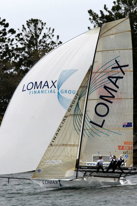 Lomax financial group with the all girl crew © Frank Quealey /Australian 18 Footers League http://www.18footers.com.au